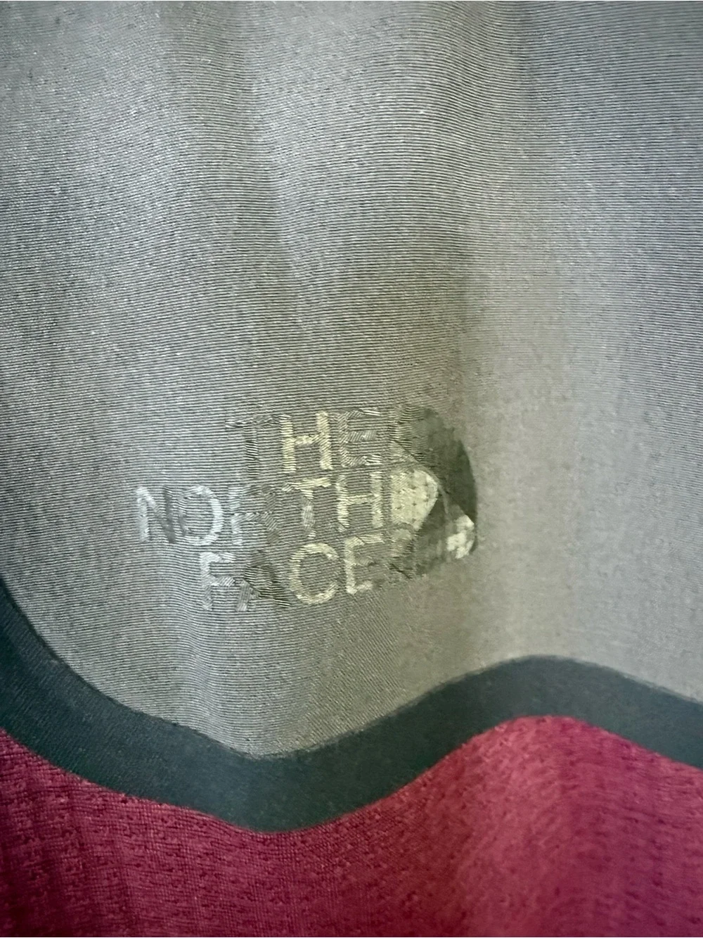 The North Face Men’s FlashDry-XD Long Sleeve Quarter Zip Up Pullover. Size XL